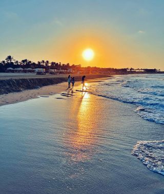 Pause/Reflect 

📸 @aishaalshabrawy 
#almazabay #amazingalmaza #travcoproperties #shores #water #vacation #beach #swim #crystalclear #mediterranean #beachesoftheworld  #relax #egypt #views #sunset #views #fridayfeels 

Tax Registration no.:315-230-886
